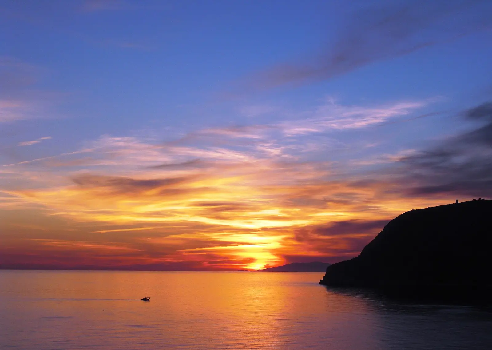 Zonsondergang boven de Andalusische kust